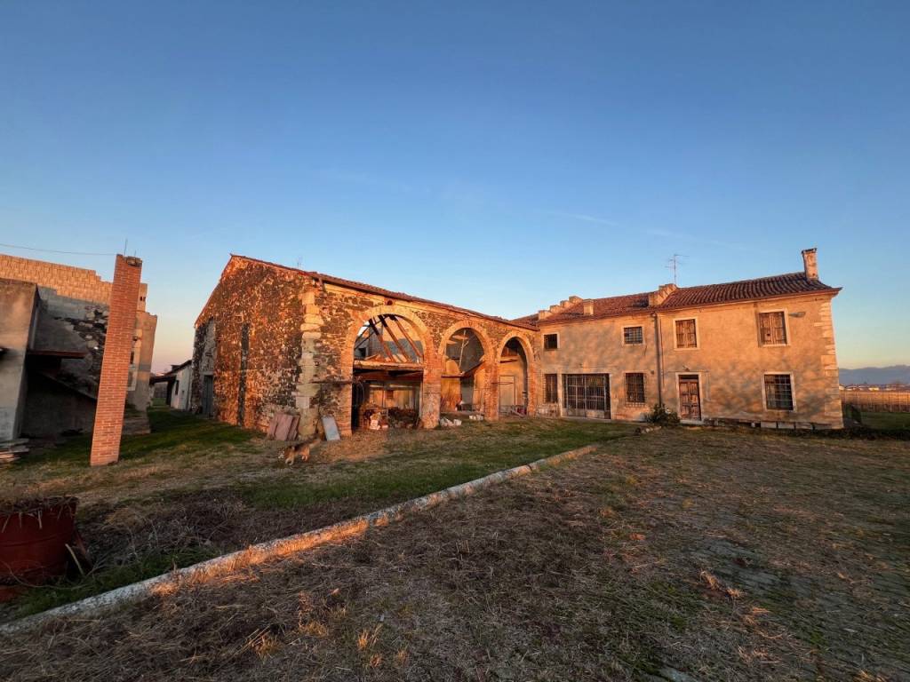 Rustico / casale a Lonigo in Via Molino, 5 - Foto 2