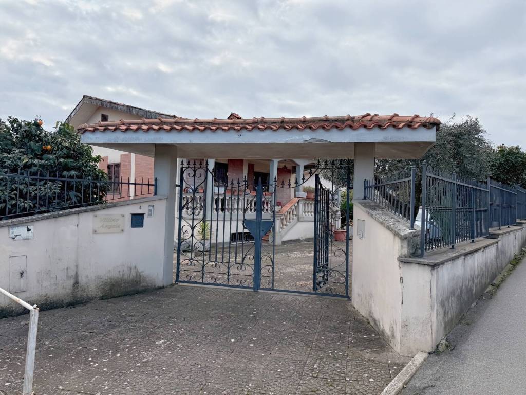 Villa a Lariano in Via Don Luigi Sturzo, 4 - Foto 2