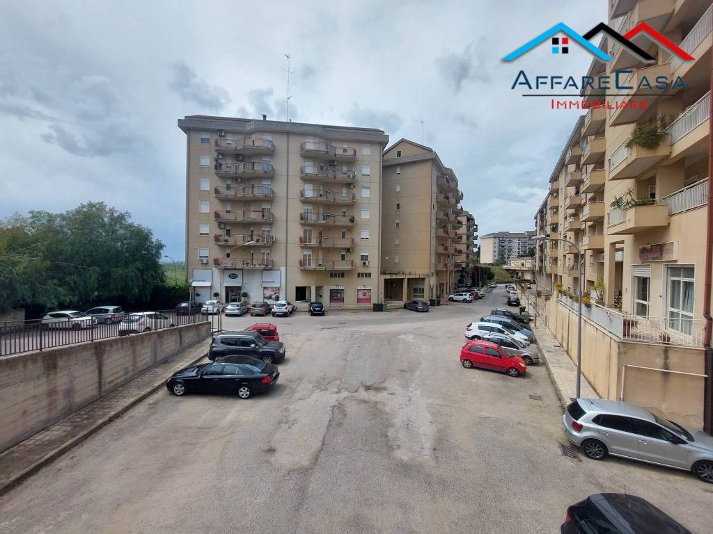 Immobile a Caltanissetta in Piazza Leonardo Sciascia, 1 - Foto 3