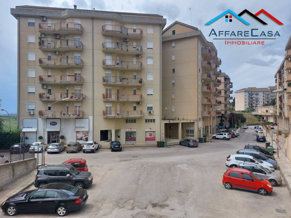 Immobile a Caltanissetta in Piazza Leonardo Sciascia, 1 - Foto 4