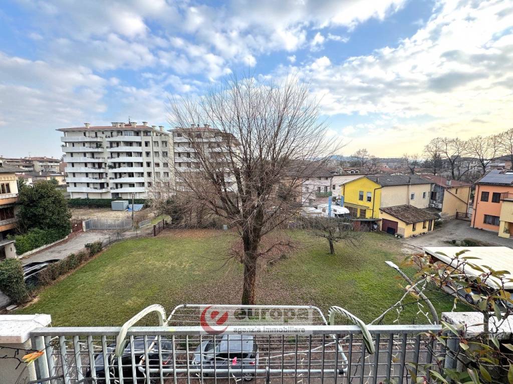 Appartamento a Vicenza in Viale Trento - Foto 2