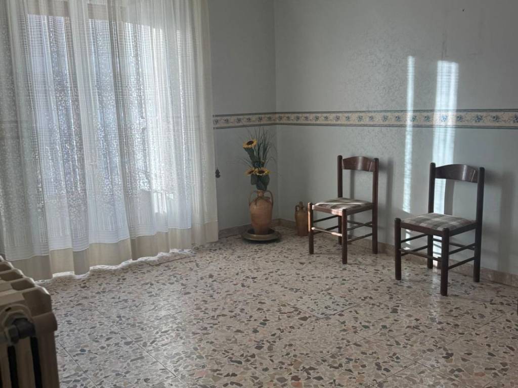 Palazzo / stabile a Troina in Piazza Martiri d'Ungheria, 16 - Foto 3