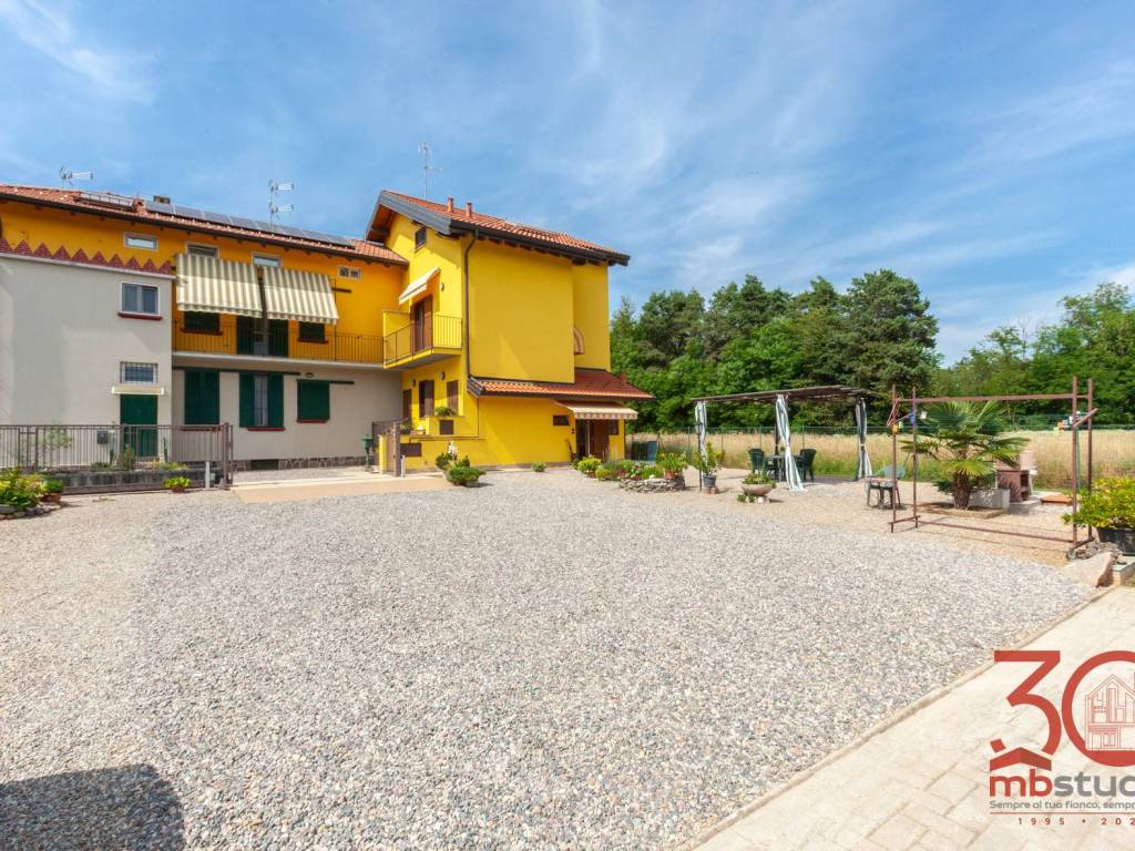 Appartamento a Locate varesino in Via alle Valli - Foto 2