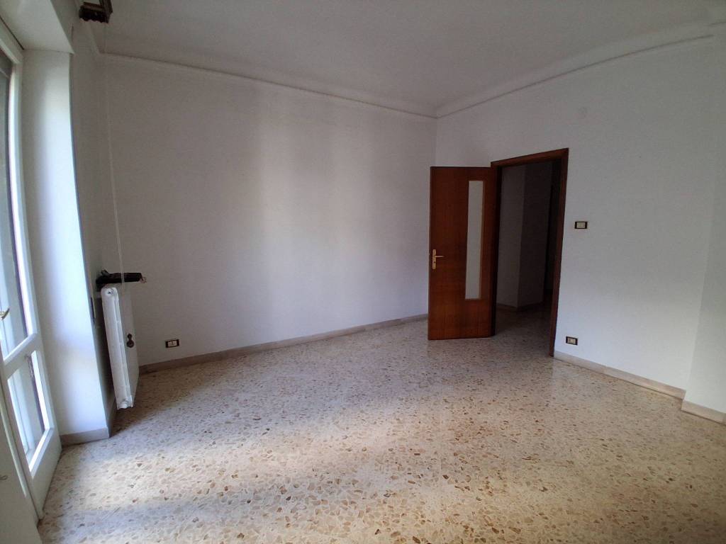 Appartamento a Taranto in Via Campania, 19 - Foto 2