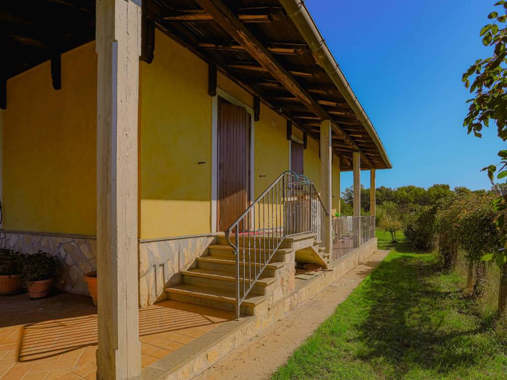 Villa a Lanuvio in Via Riserva della Bandita, 12 - Foto 3