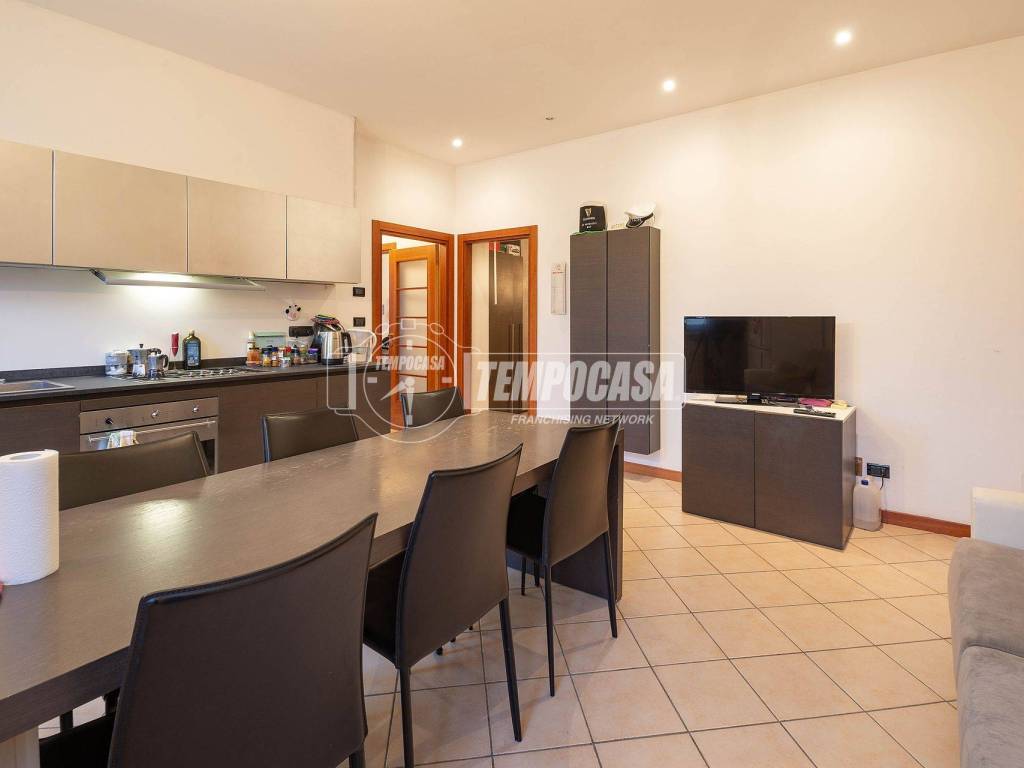 Appartamento a Verona in Via Giovanni Verardo Zeviani 23 - Foto 4