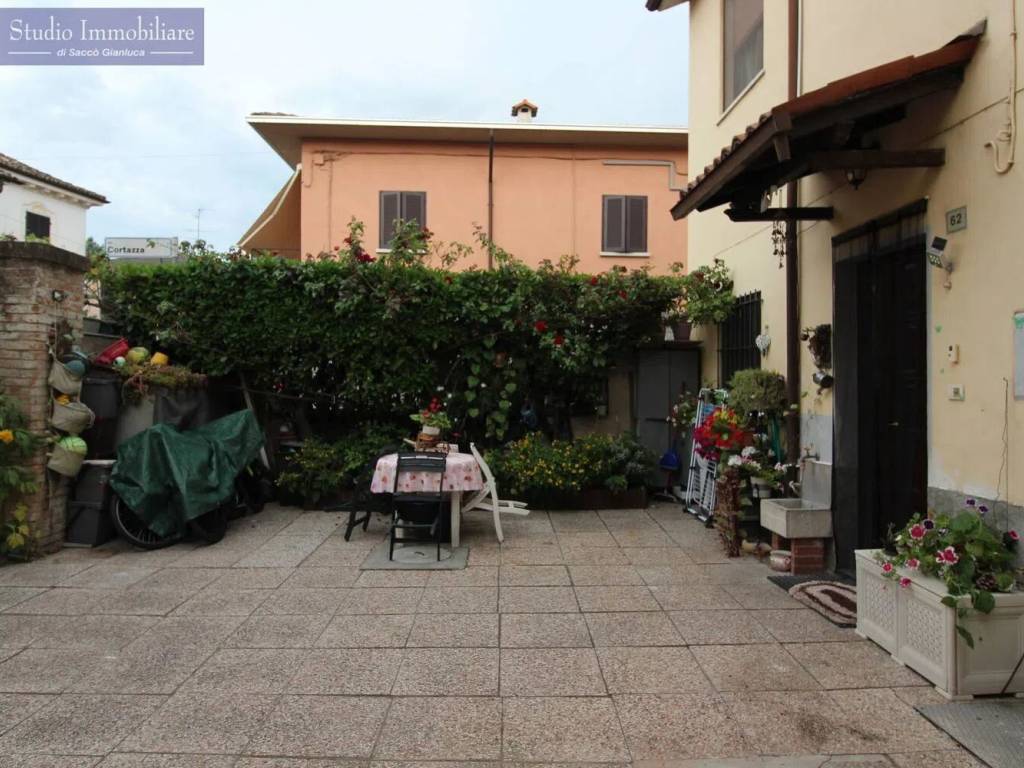 Villa a Bressana bottarone in Via A. Depretis, 62 - Foto 3