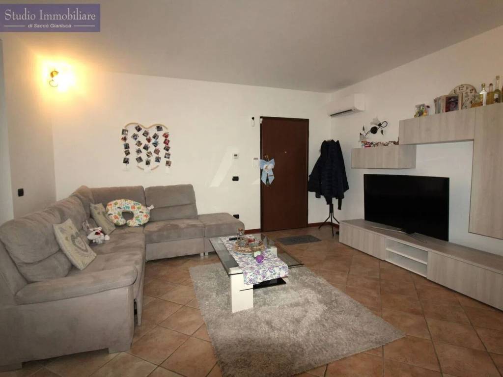 Appartamento a Bressana bottarone in Via Sandro Pertini, 6 - Foto 2