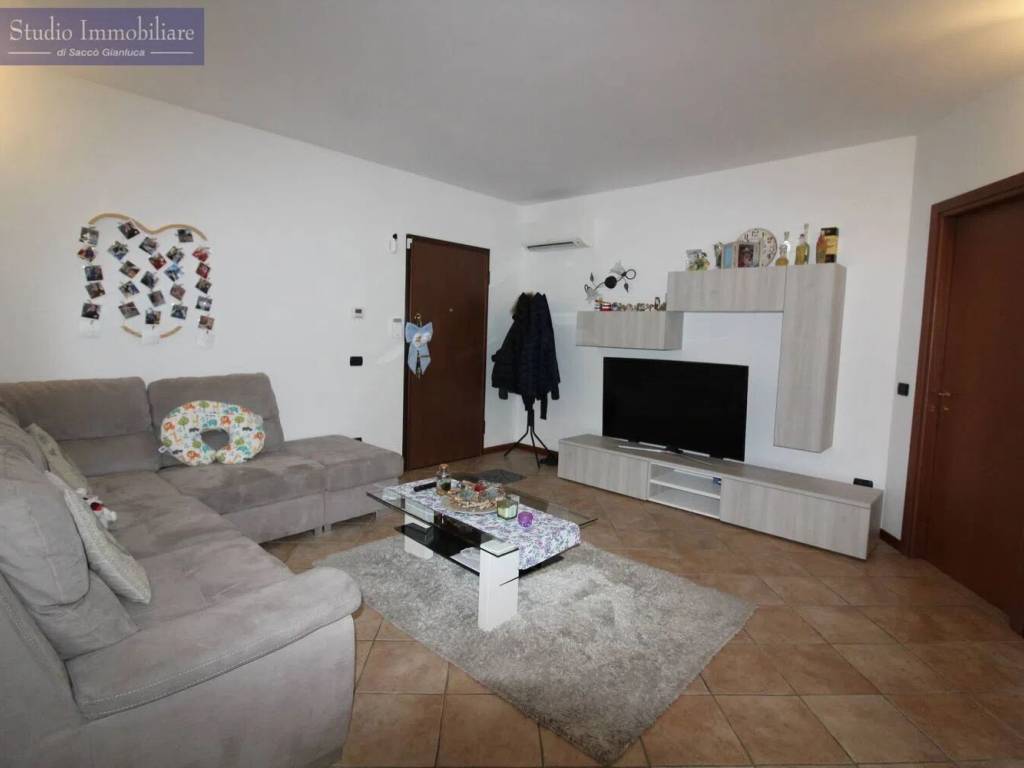 Appartamento a Bressana bottarone in Via Sandro Pertini, 6 - Foto 4