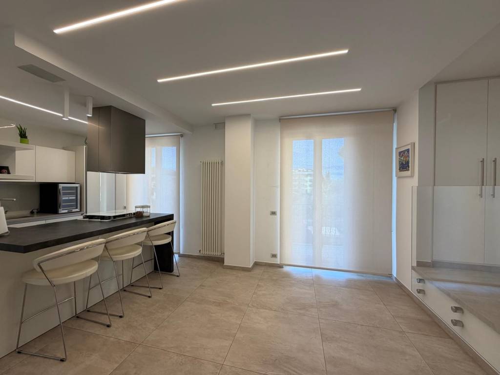 Appartamento a Alba adriatica in Via Saliceti - Foto 3