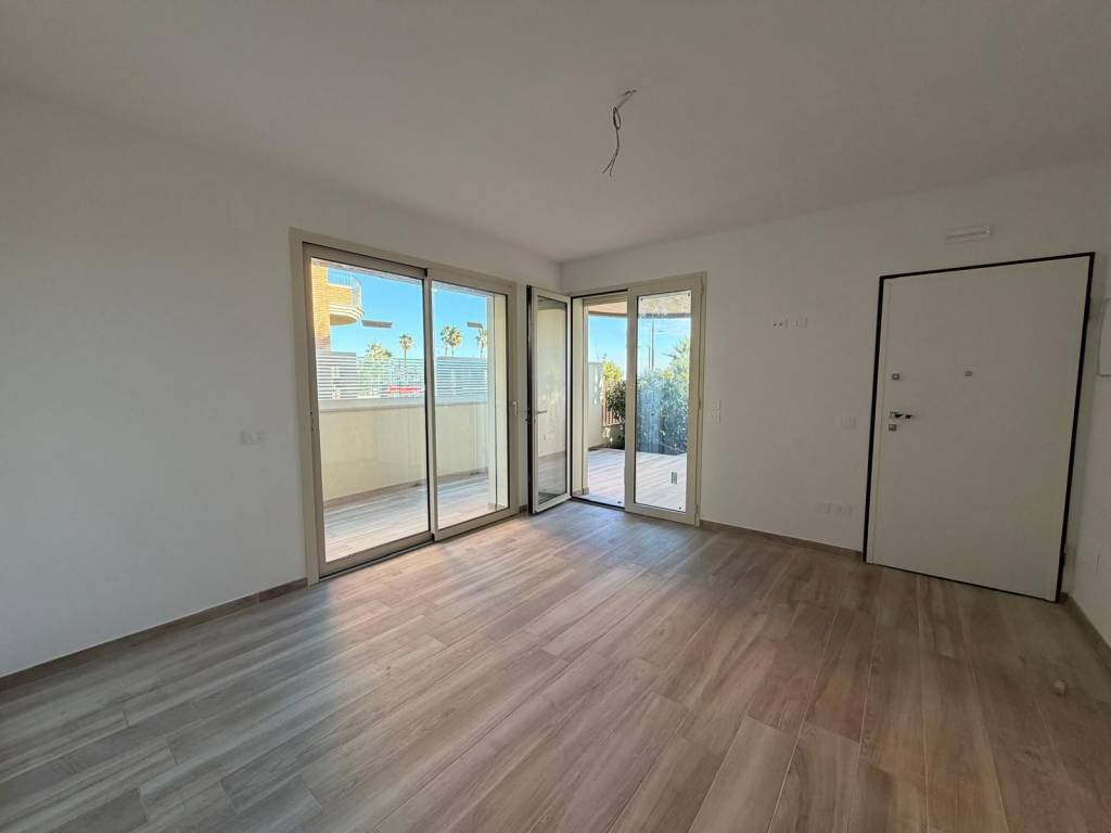 Appartamento a Alba adriatica in Lungomare Guglielmo Marconi, 324 - Foto 2