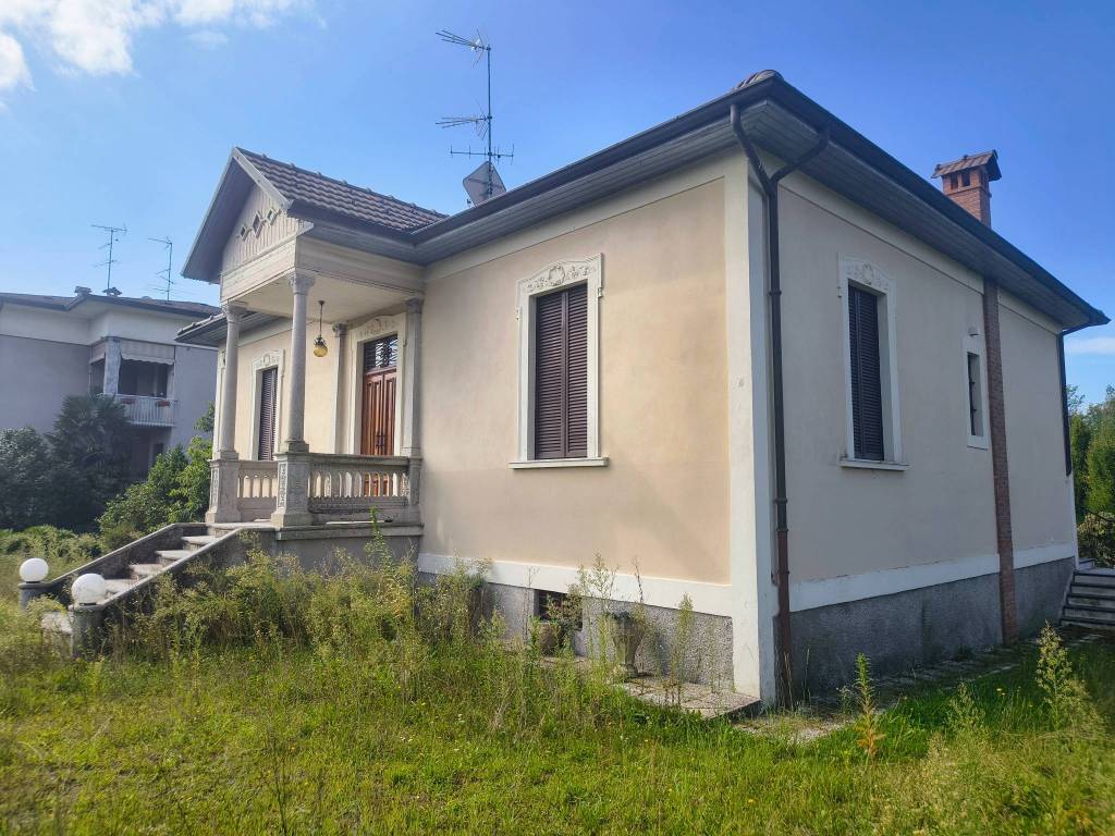 Villa a Borgomanero in Strada Provinciale di Cressa - Foto 2
