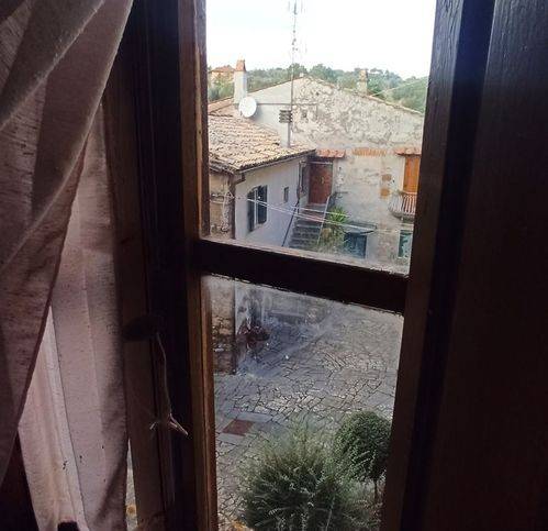 Villa a Viterbo in 42°33'58.8