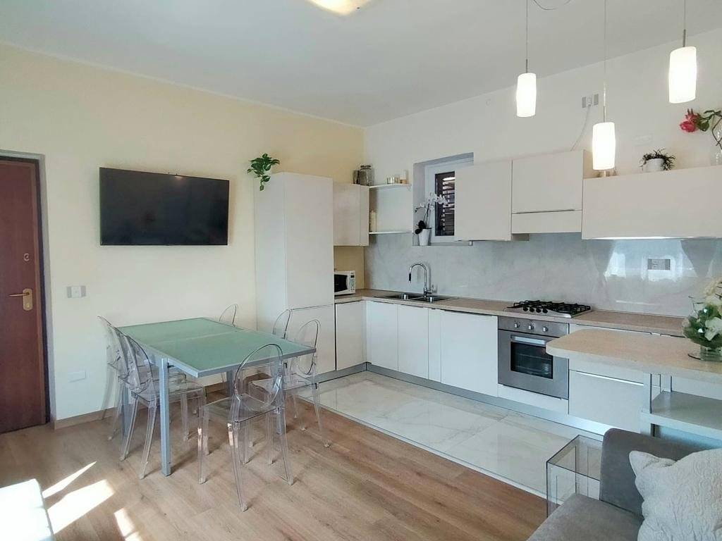 Appartamento a Gavirate in Via Cornelio Rovera, 19 - Foto 3