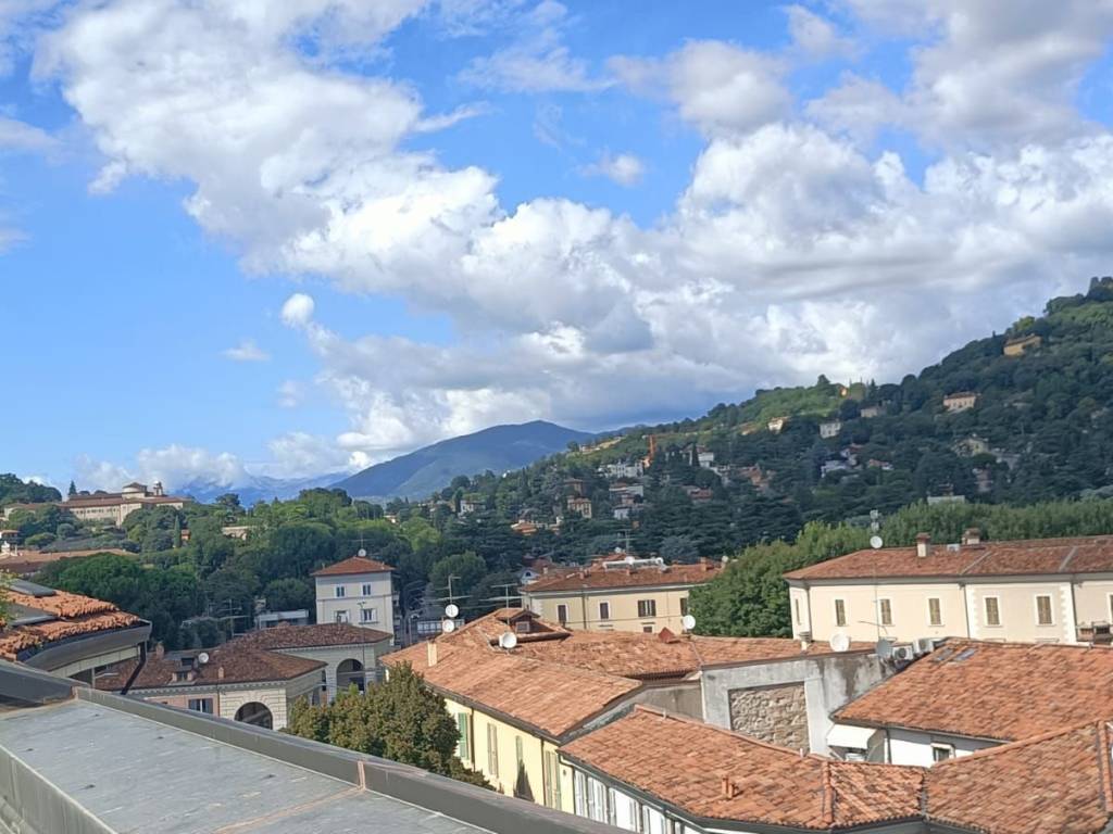 Appartamento a Brescia in Via Fratelli Lechi, 40 - Foto 3