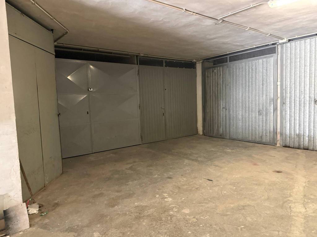 Box / garage a Finale ligure in Viale Alessandria, 3 - Foto 5