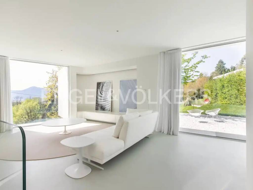 Villa a Luino in Via Dumenza, 18 - Foto 3