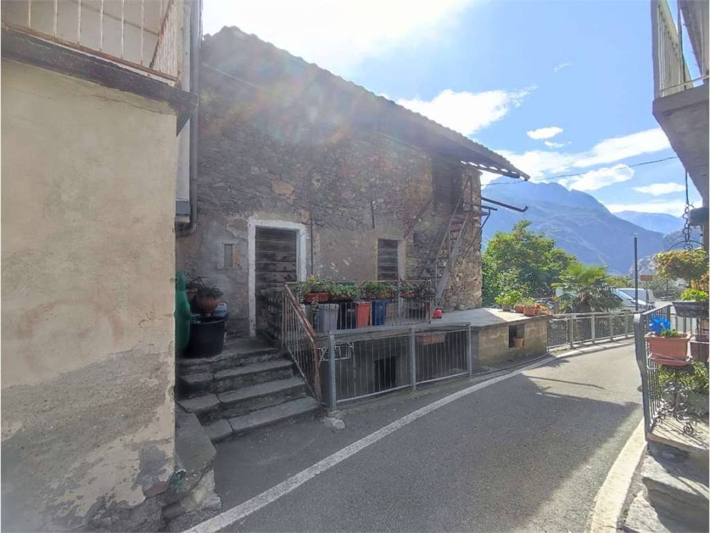 Rustico / casale a Pont-saint-martin in via chenuil, 3 - Foto 4