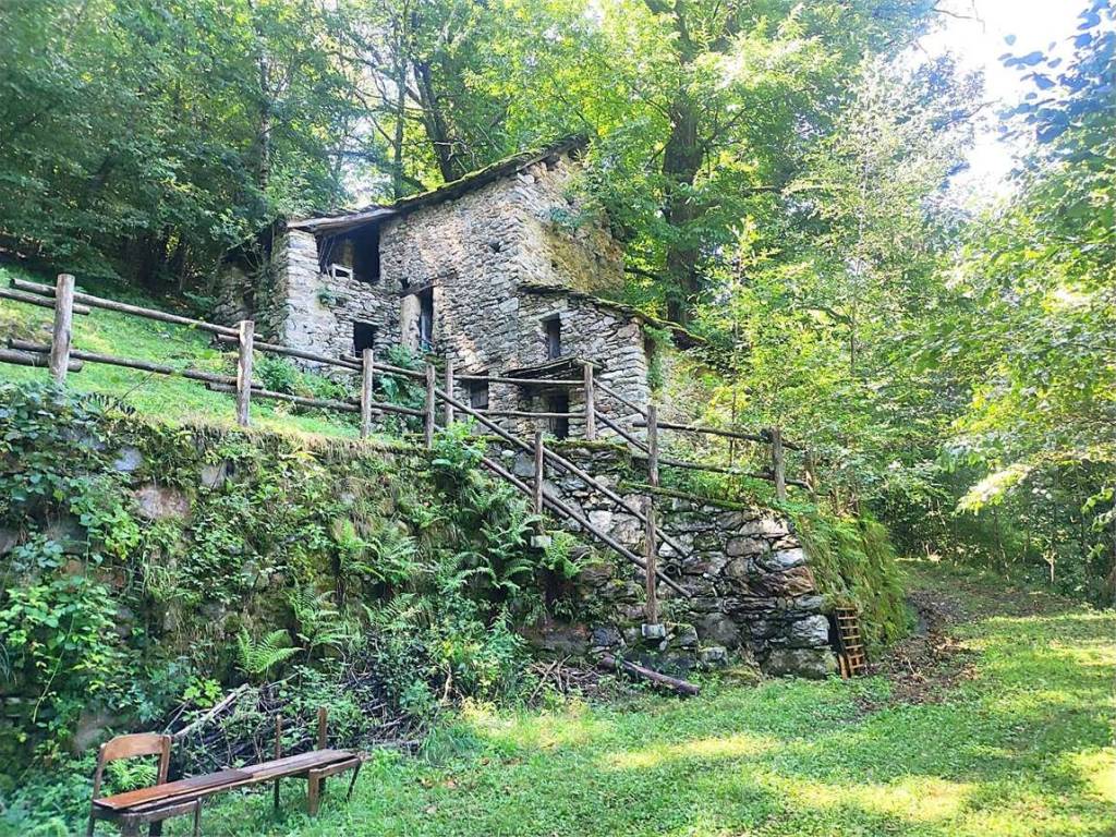 Rustico / casale a Pont-saint-martin in località Colombera - Foto 2