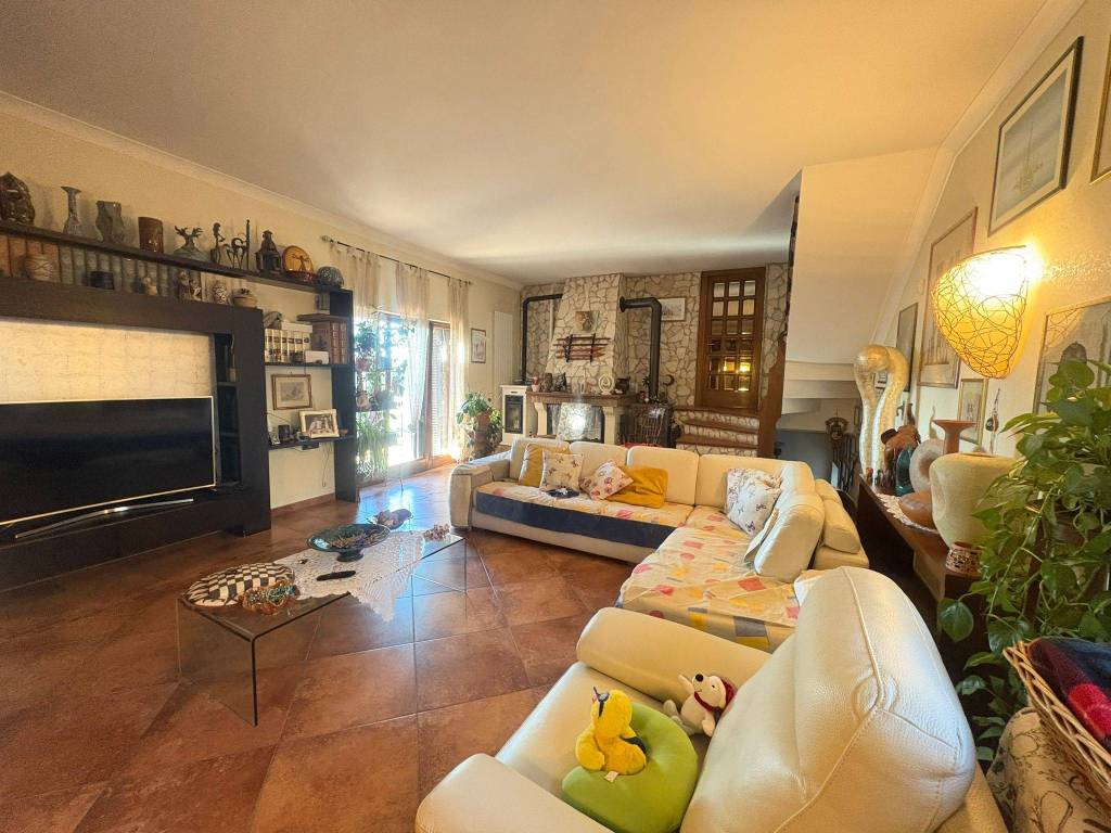 Villa a Castelnuovo di porto in Via Monte Cardeto - Foto 2