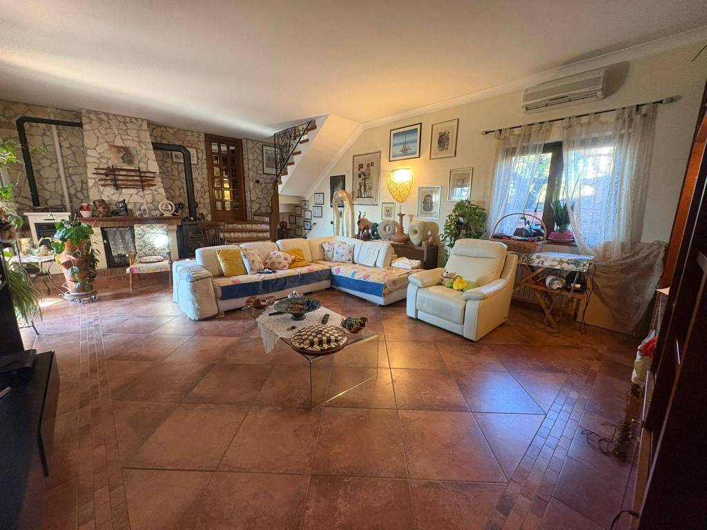 Villa a Castelnuovo di porto in Via Monte Cardeto - Foto 3