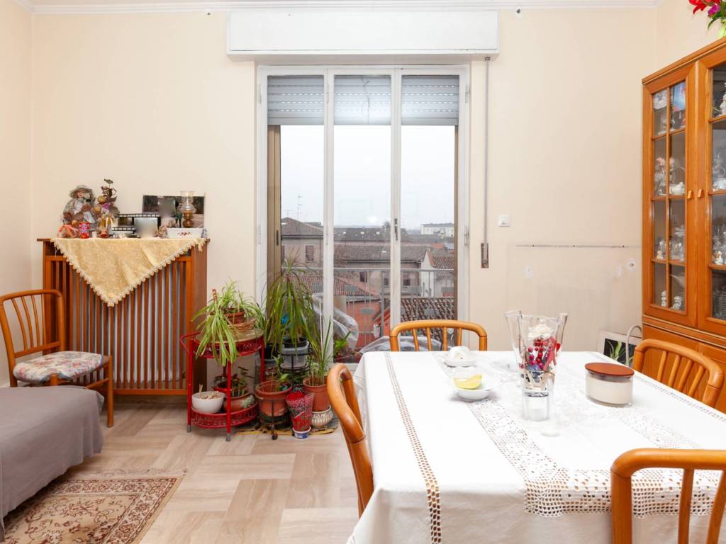 Appartamento a Cento in Via Ugo Bassi - Foto 2