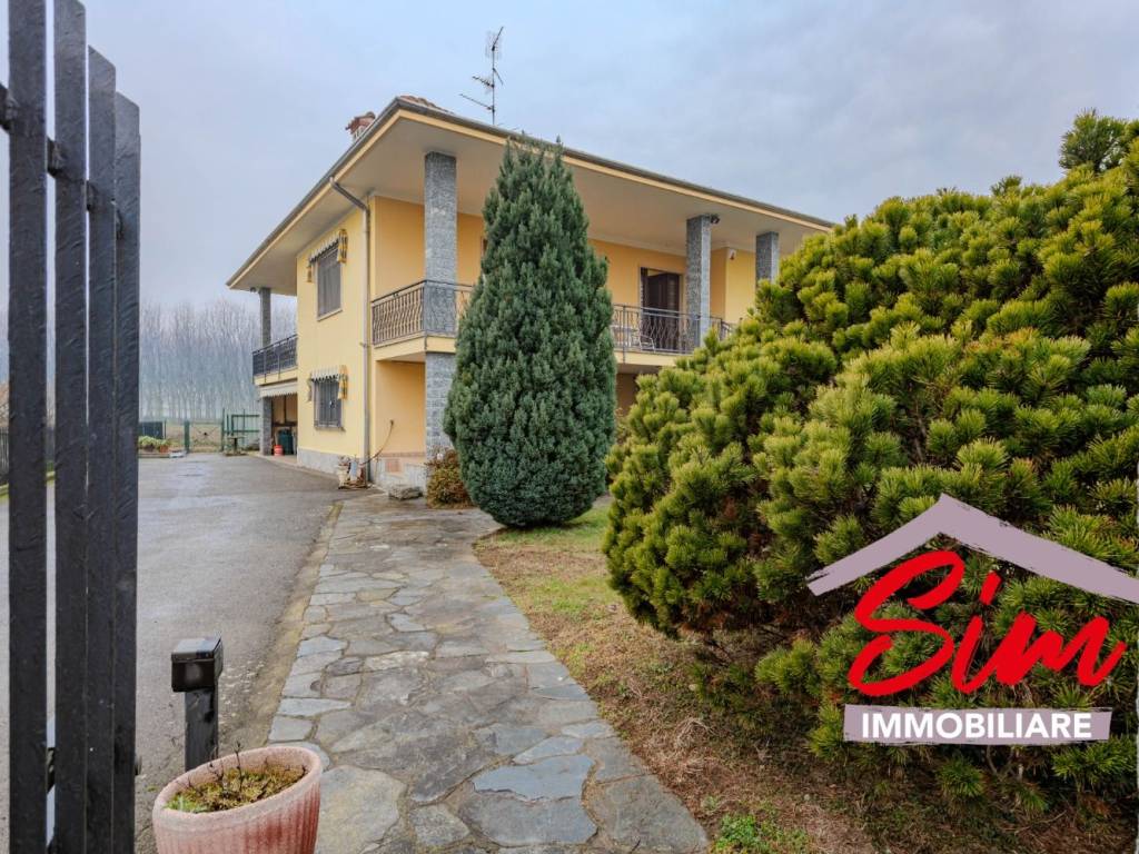 Villa a Sillavengo in Via Giuseppe Parini, sn - Foto 2