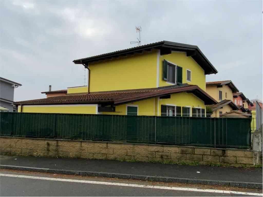 Villa a Biandrate in VIA STATUTI DI BIANDRATE, 4 - Foto 2