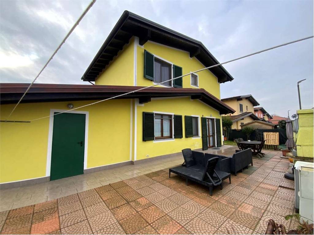 Villa a Biandrate in VIA STATUTI DI BIANDRATE, 4 - Foto 3