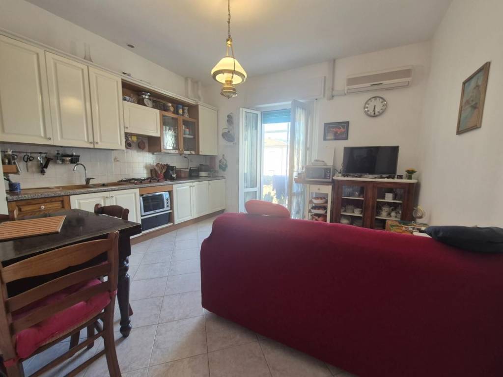 Appartamento a Campiglia marittima in Via Dante Alighieri - Foto 2