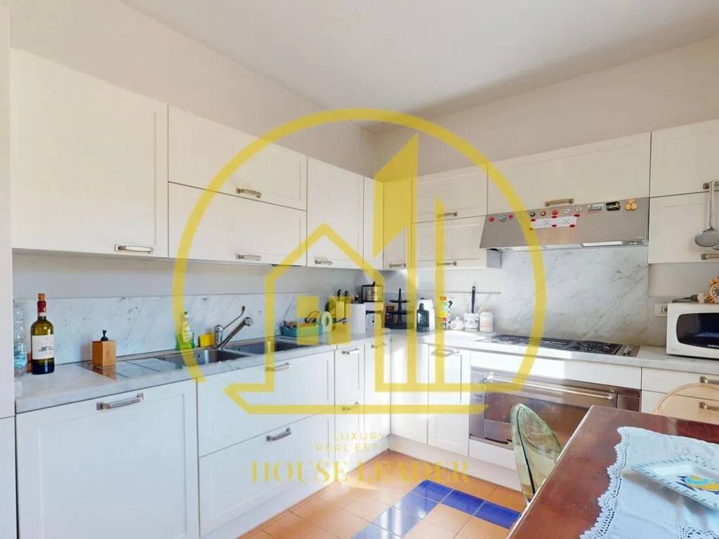 Villa a Viareggio in Via Xx Settembre - Foto 4