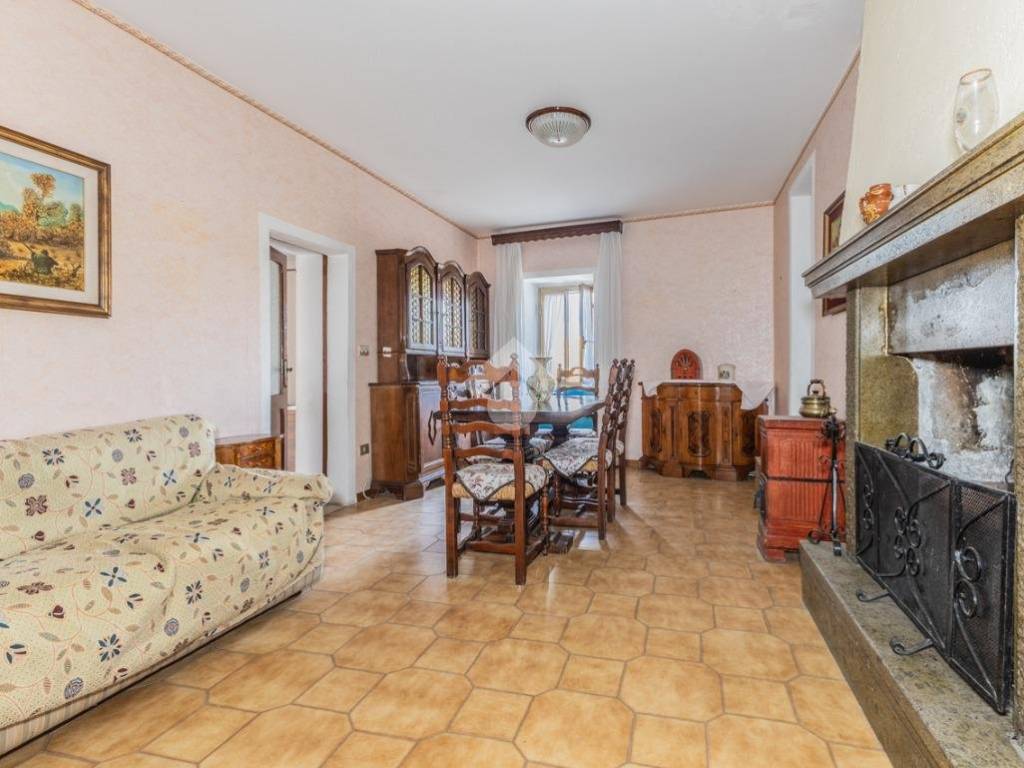 Appartamento a Caprarola in Via orsini, 1 - Foto 3