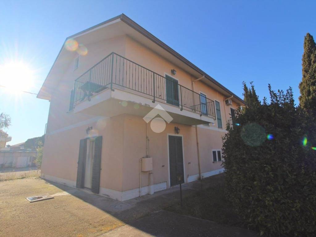 Casa indipendente a Giulianova in Trav. Via Nazionale Per Teramo, 131 - Foto 3