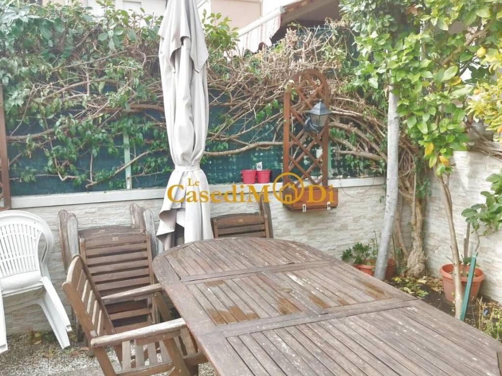 Villetta a schiera a Livorno in Via Provinciale Pisana, , 57121 - Foto 2