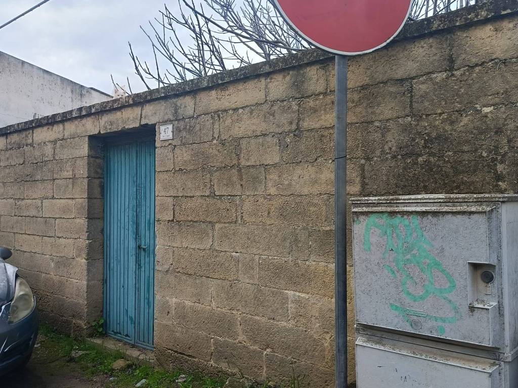 Box / garage a Scorrano in Via Marco Emilio Scauro, 43 - Foto 2