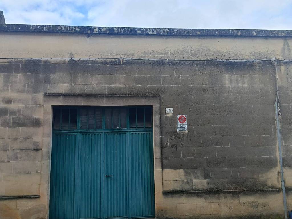 Box / garage a Scorrano in Via Marco Emilio Scauro, 43 - Foto 4