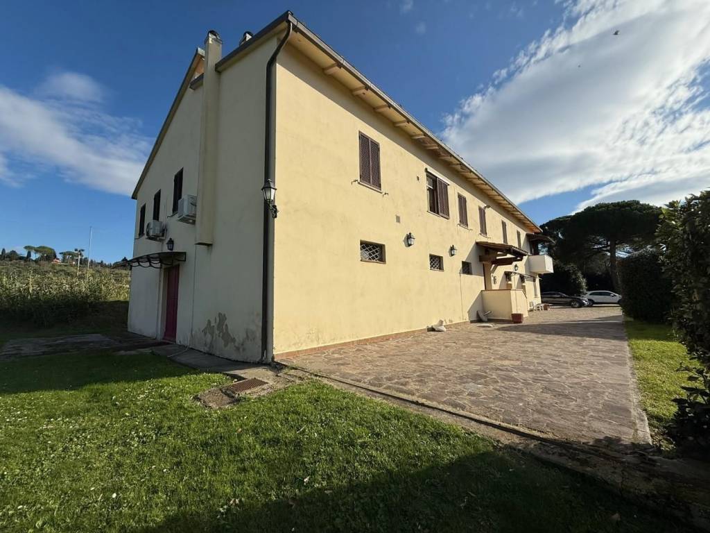 Casa indipendente a Pontedera in Via delle Pescine, , 12 - Foto 2