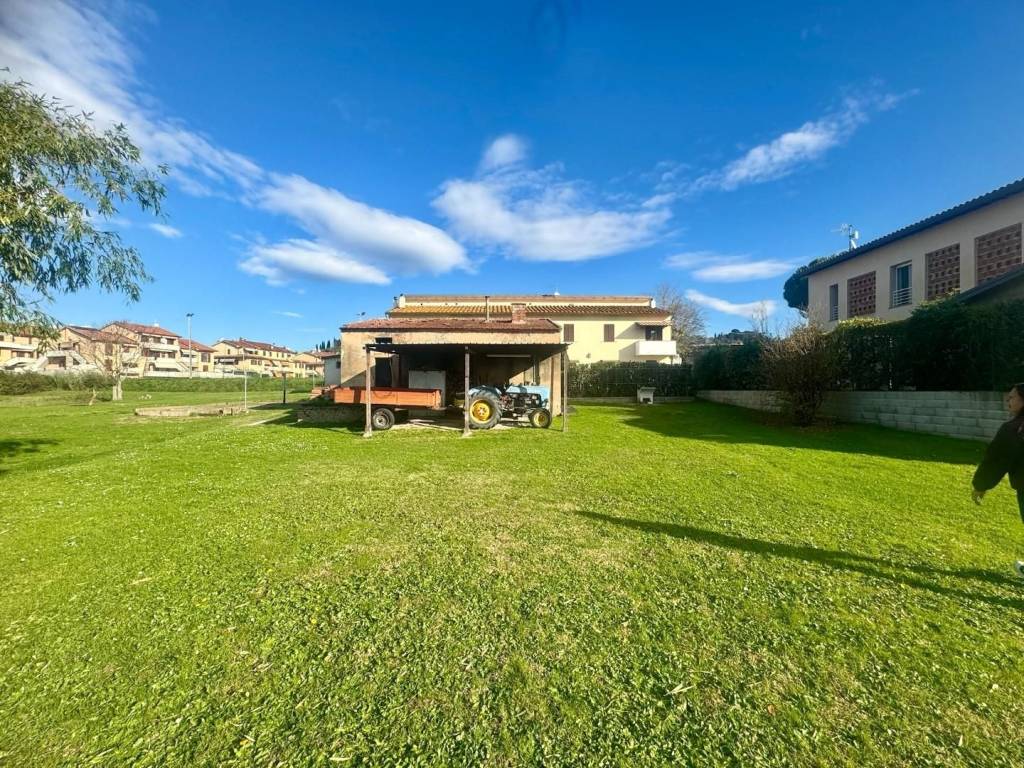 Casa indipendente a Pontedera in Via delle Pescine, , 12 - Foto 4