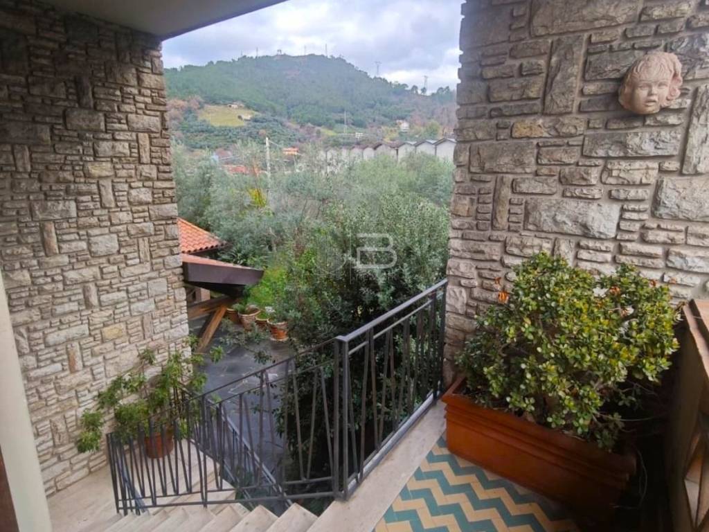 Villa a Pietrasanta in Via Provinciale Vallecchia - Foto 3