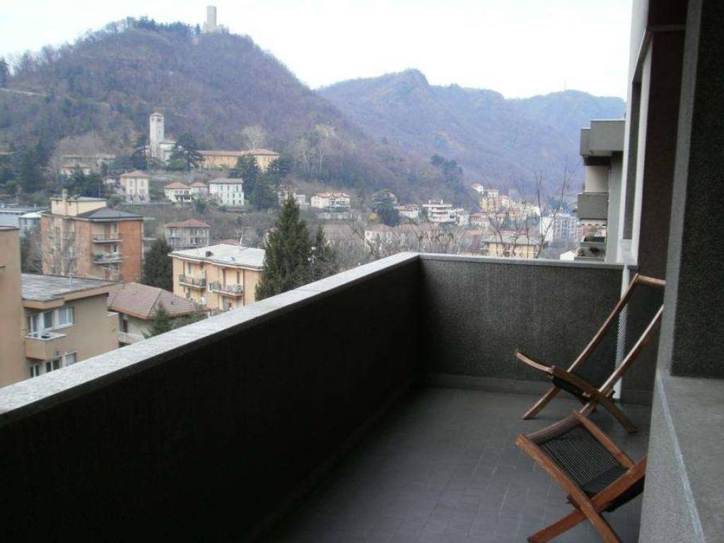Appartamento a Como in Via Salita dei Cappuccini, 18 - Foto 4