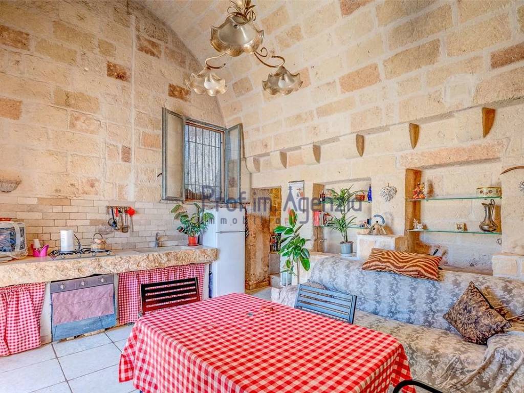 Rustico / casale a Ceglie messapica in Largo Ognissanti, 17 - Foto 4
