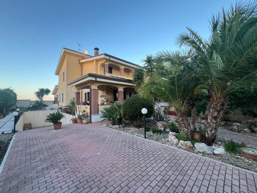 Villa a Trani in Via Monte d'Alba, 47 - Foto 3