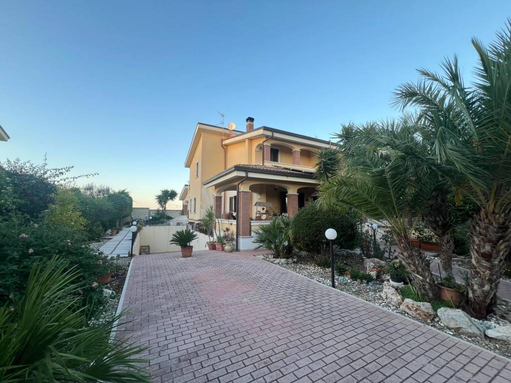 Villa a Trani in Via Monte d'Alba, 47 - Foto 5