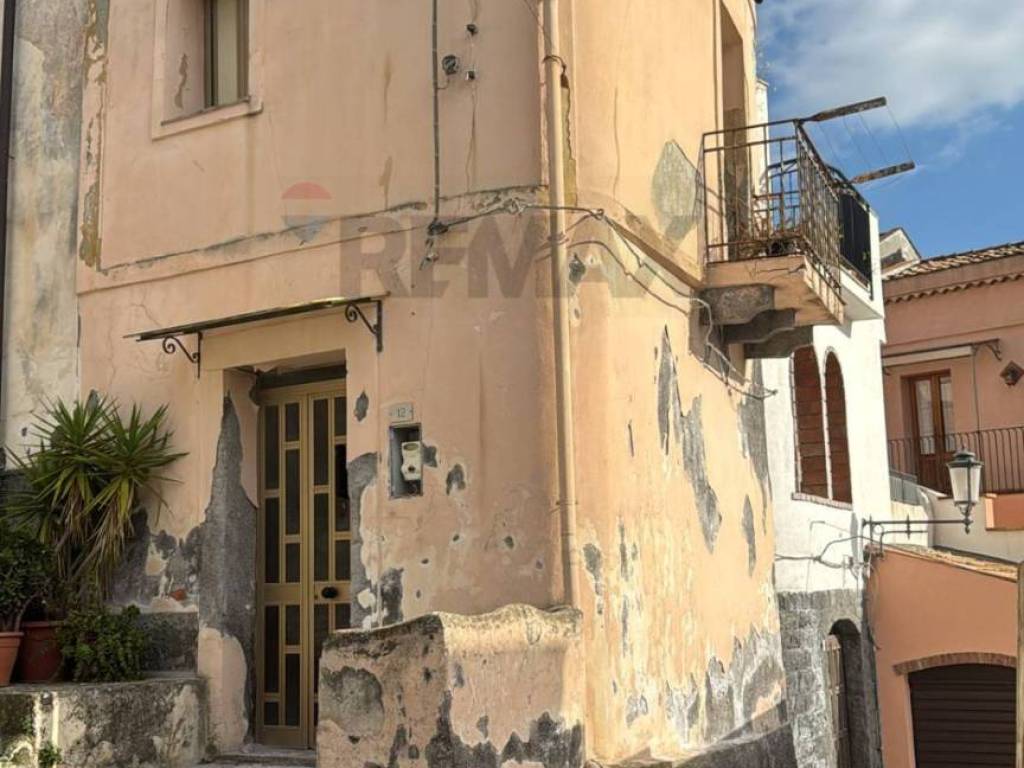 Casa indipendente a Calatabiano in Via Ruggero Primo il Normanno, 20 - Foto 2