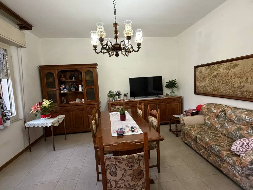 Appartamento a Perugia in Via Vincenzo Maniconi - Foto 2