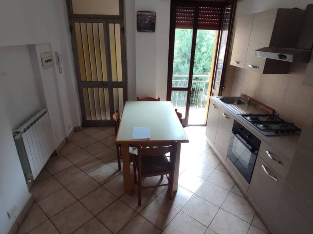 Appartamento a Tradate in Via Giosuè Carducci - Foto 2