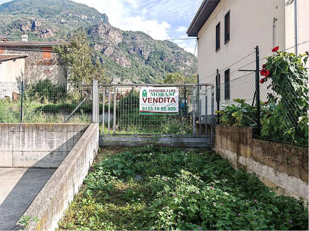 Casa indipendente a Pont-saint-martin in via Baron Vallaise - Foto 2