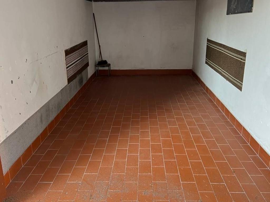 Box / garage a Garbagnate milanese in Via Roma - Foto 2