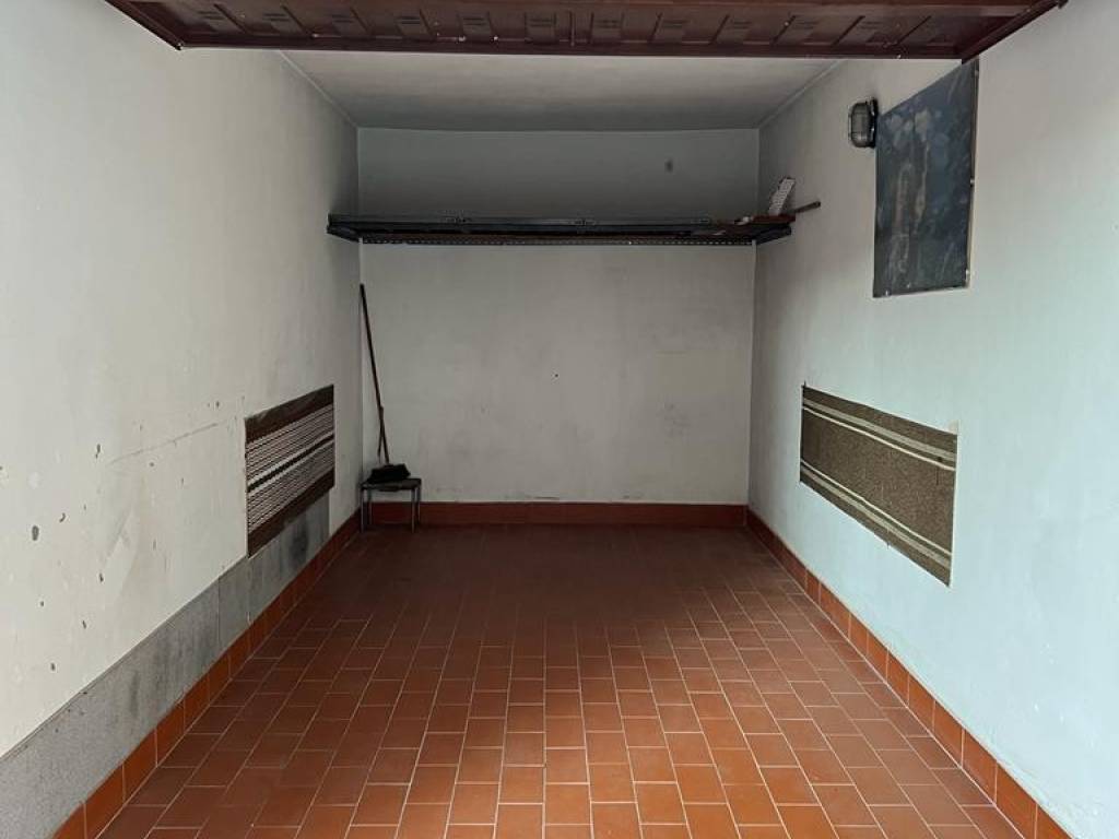 Box / garage a Garbagnate milanese in Via Roma - Foto 4