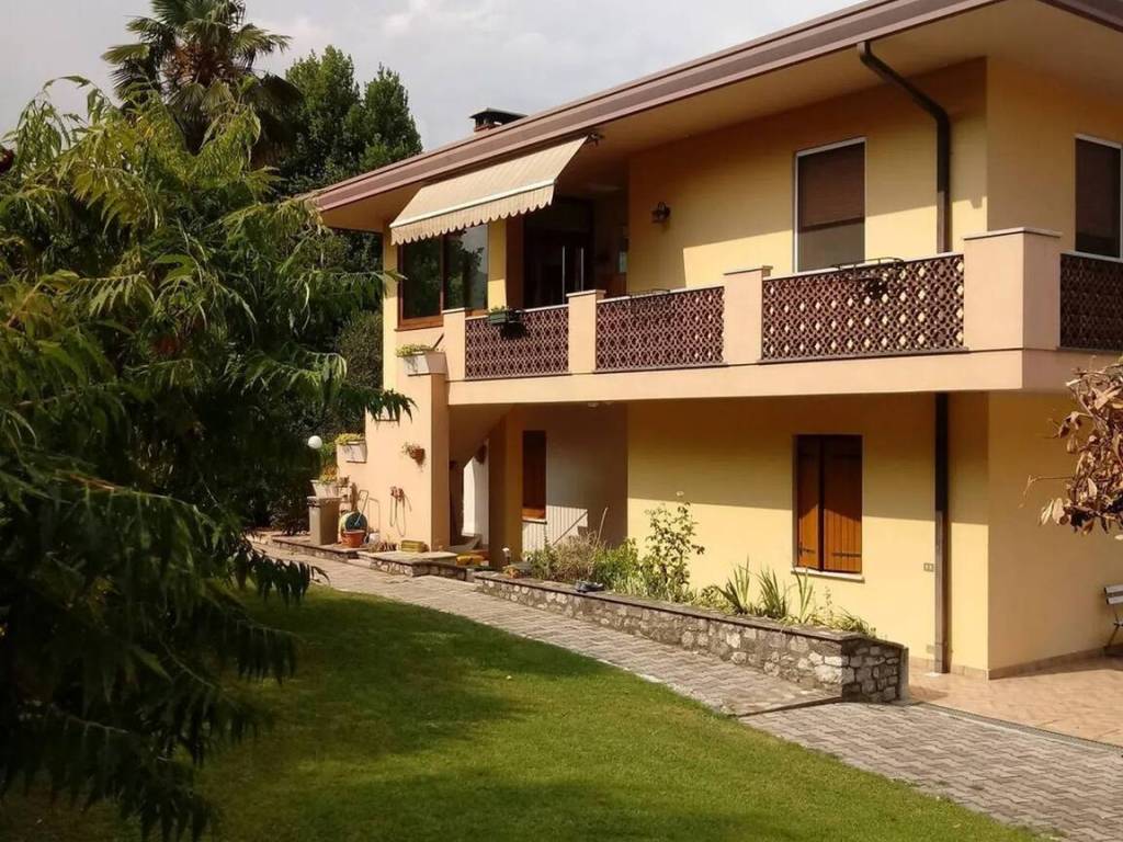 Villa a Fanna in Via Mioni, 14 - Foto 2